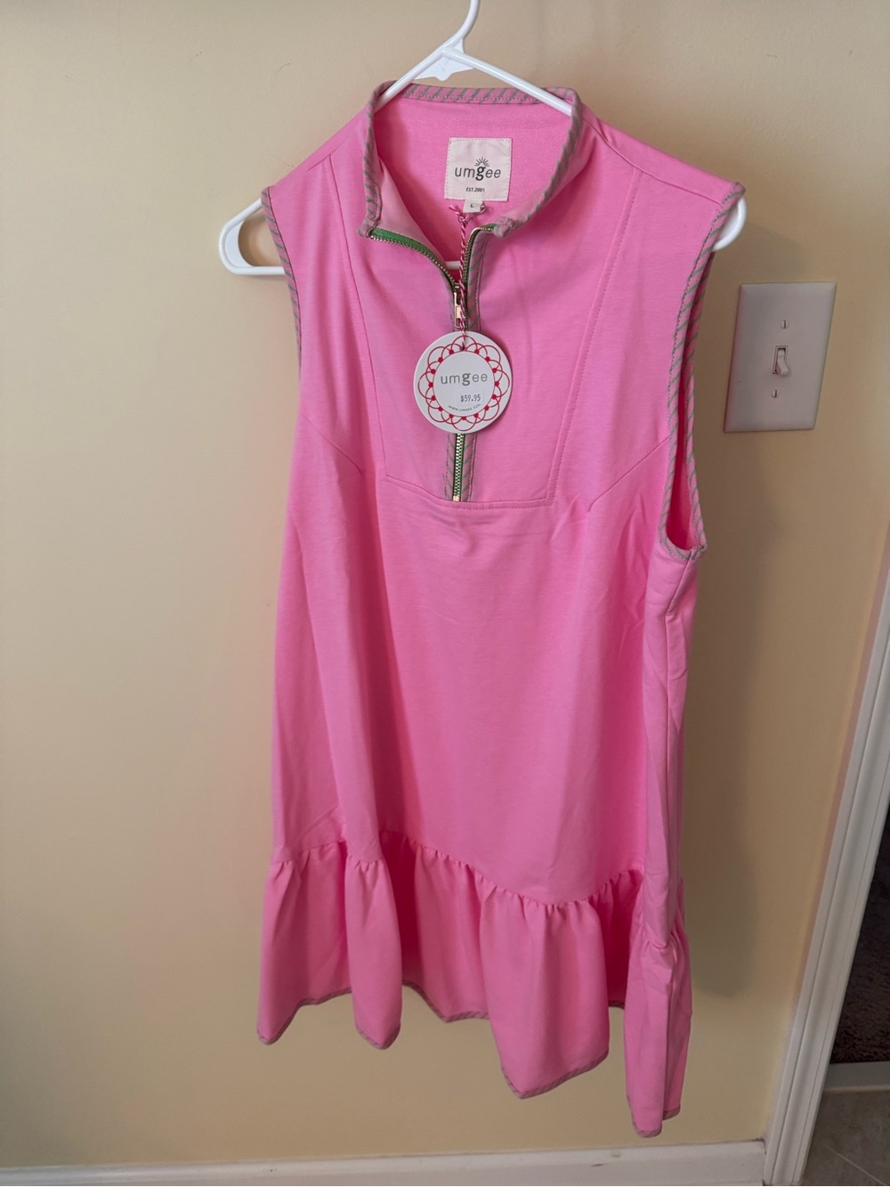 Umgee Pink Sleeveless Ruffle Hem Dress L. Light jersey fabric .
